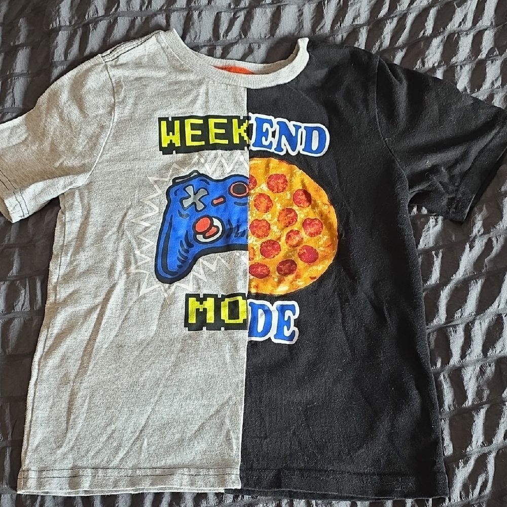 Garanimals Kids Graphic Tee - Black and Gray